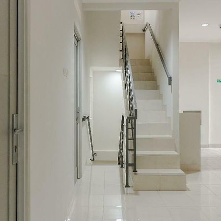 Reddoorz @ Cipete Raya Hotel Jakarta Exterior photo