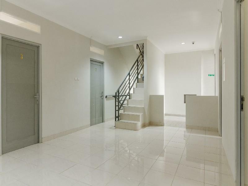 Reddoorz @ Cipete Raya Hotel Jakarta Exterior photo